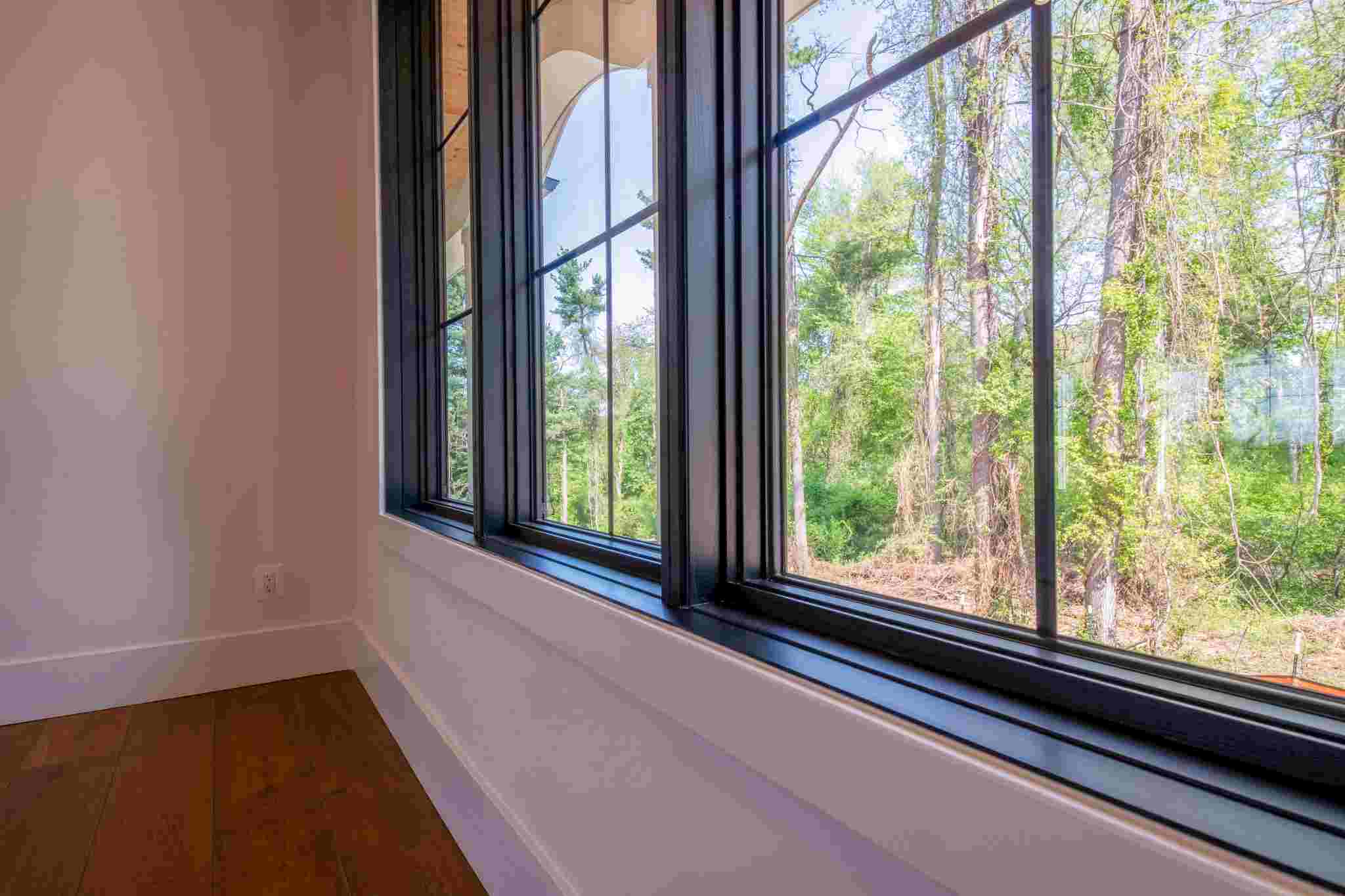 Marvin Ulitmate Windows on Gorgeous White House